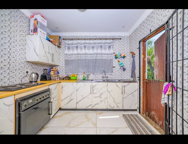 3 BEDROOM SECTIONAL TITLE FOR SALE IN BELLAIR